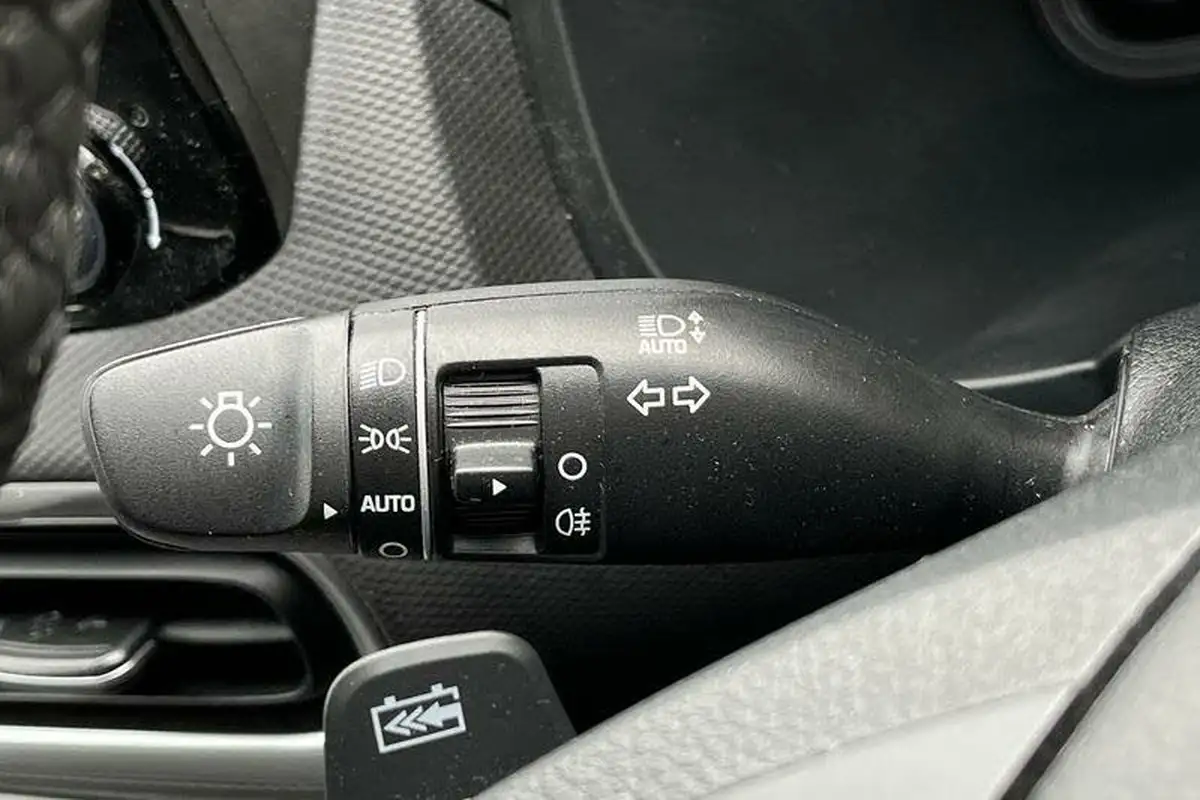 2023-hyundai-kona-e-ultimate-204ps-64kwh-105kw-obc-big-13