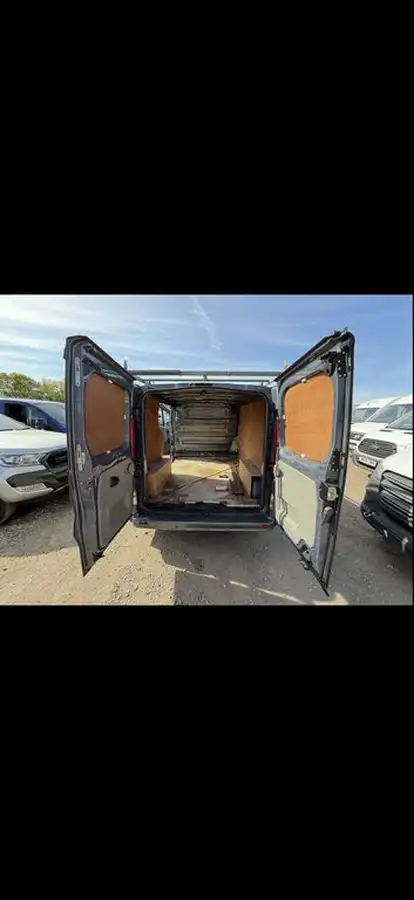 2013-renault-trafic-20td-sl27dci-115-sport-eu5eco-sat-nav-panel-van-big-16