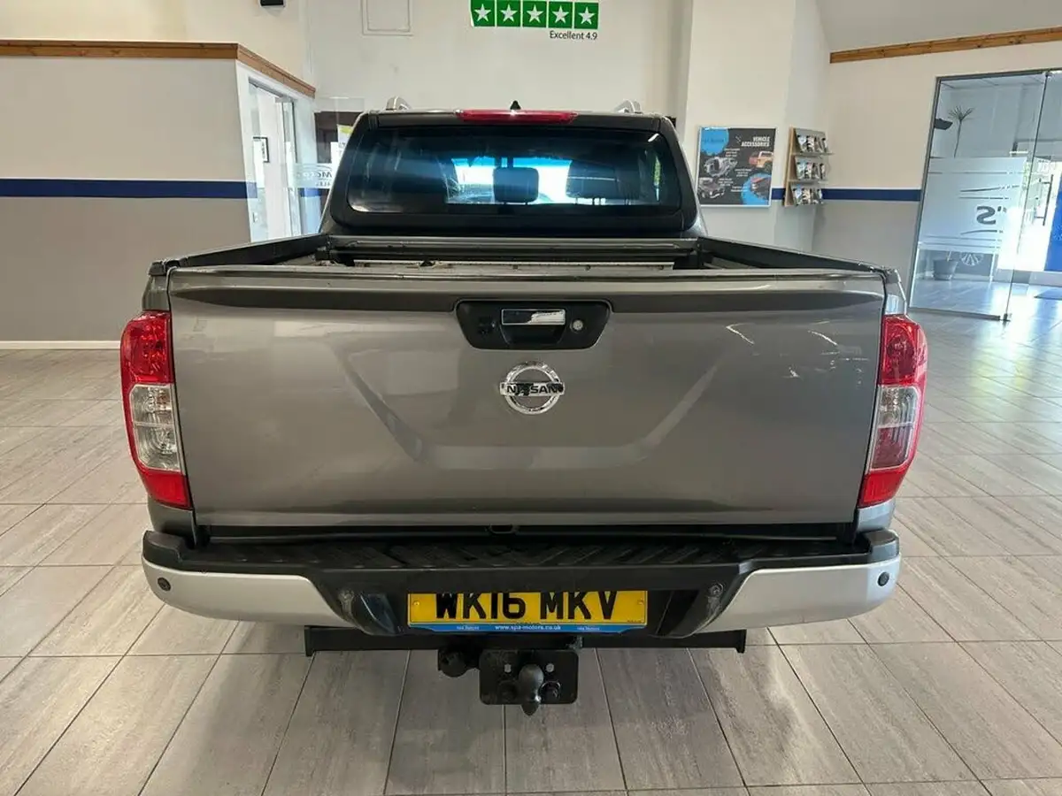 2016-nissan-np300-navara-23dci-tekna-big-5