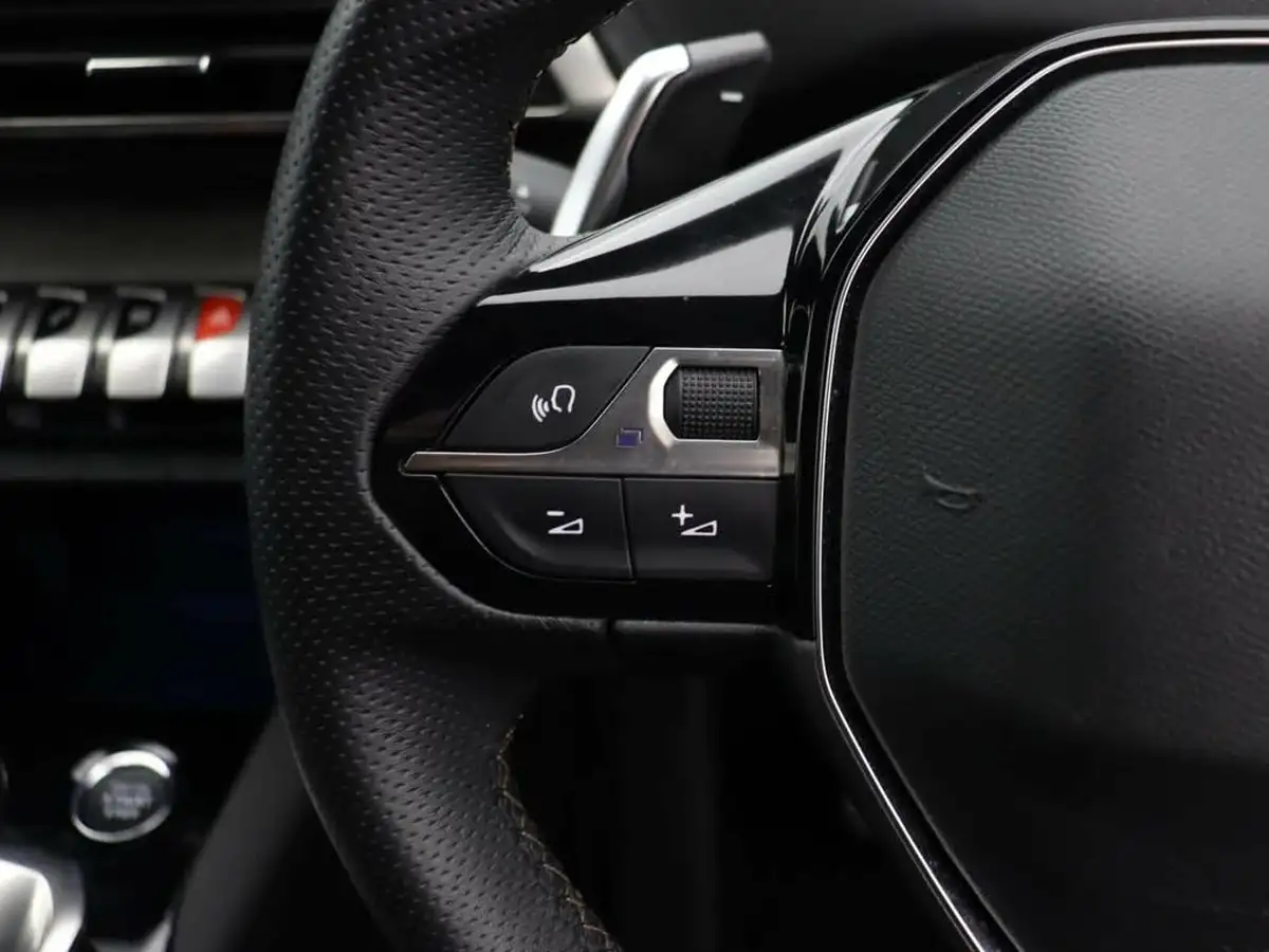 2022-peugeot-3008-suv-12-puretech-gt-eat8-big-26