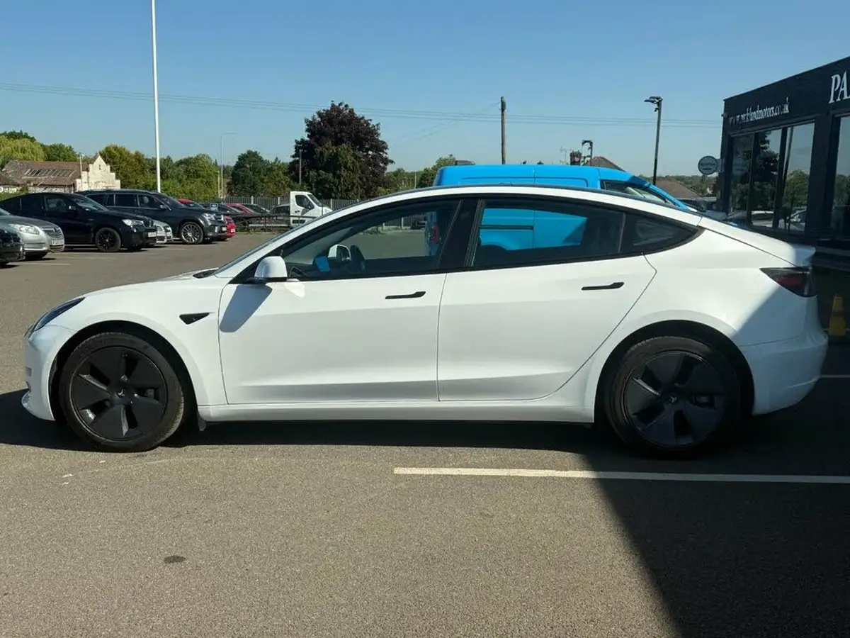 2022-tesla-model-3-e-long-range-big-4