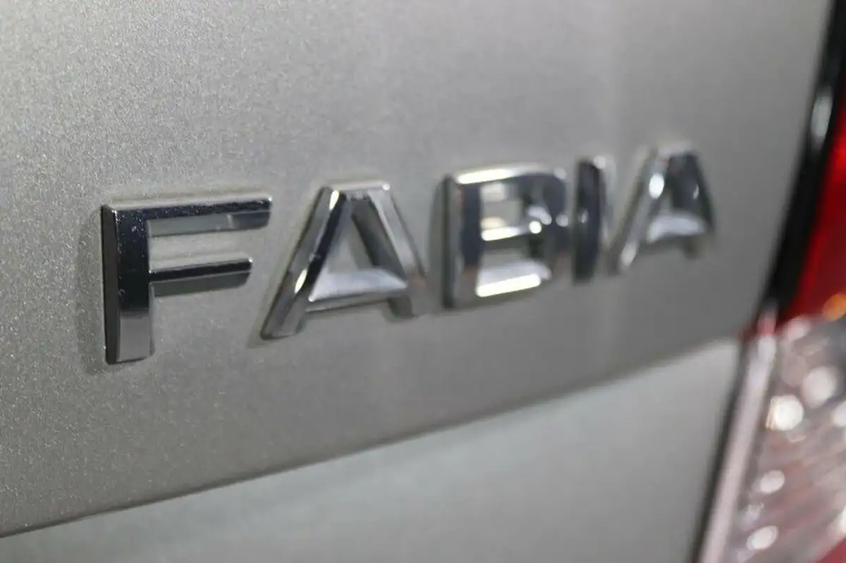 2017-skoda-fabia-10-mpi-s-hatchback-big-28
