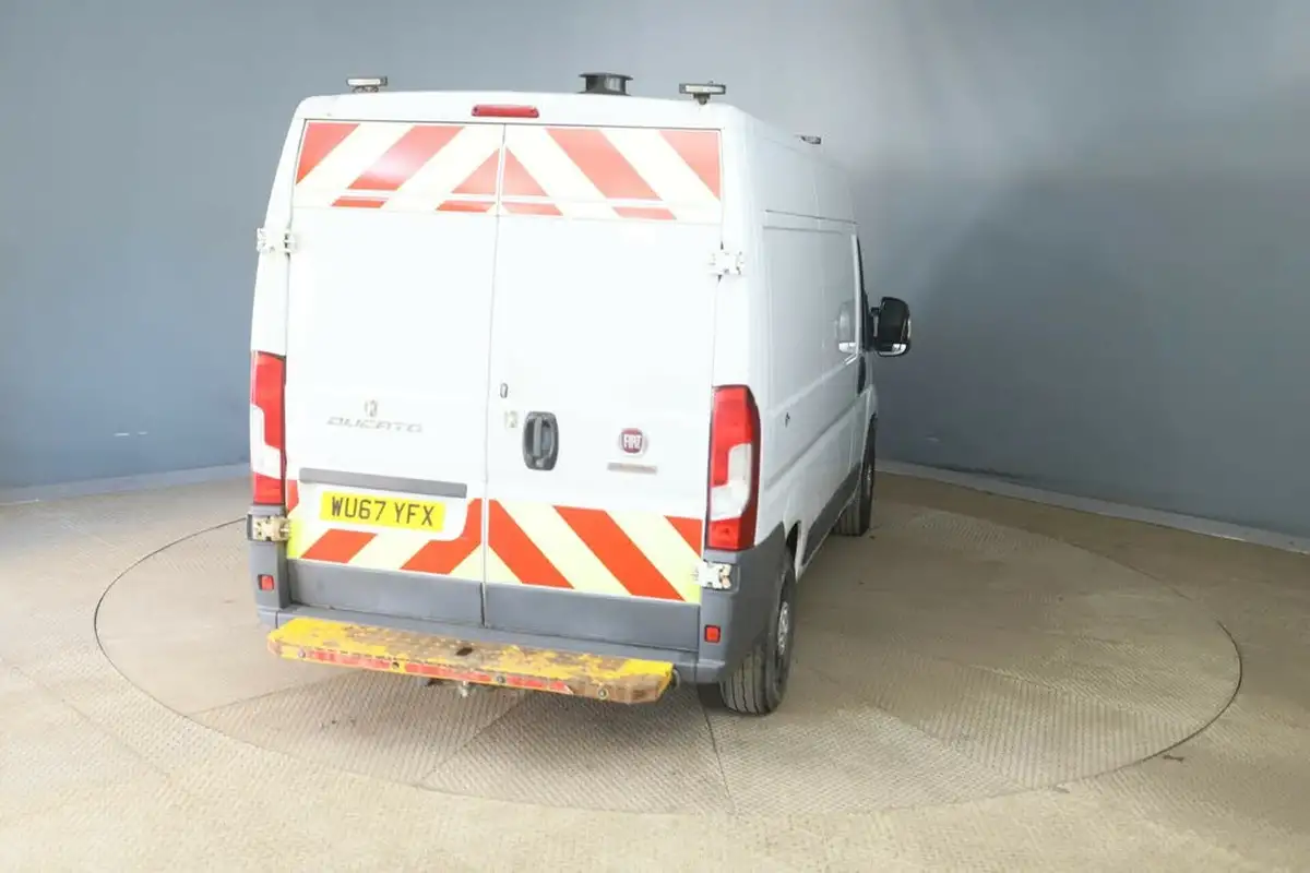 2017-fiat-ducato-20td-35-lh2-panel-big-5