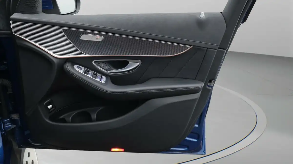 2022-mercedes-benz-eqc-e-eqc-400-amg-line-big-15