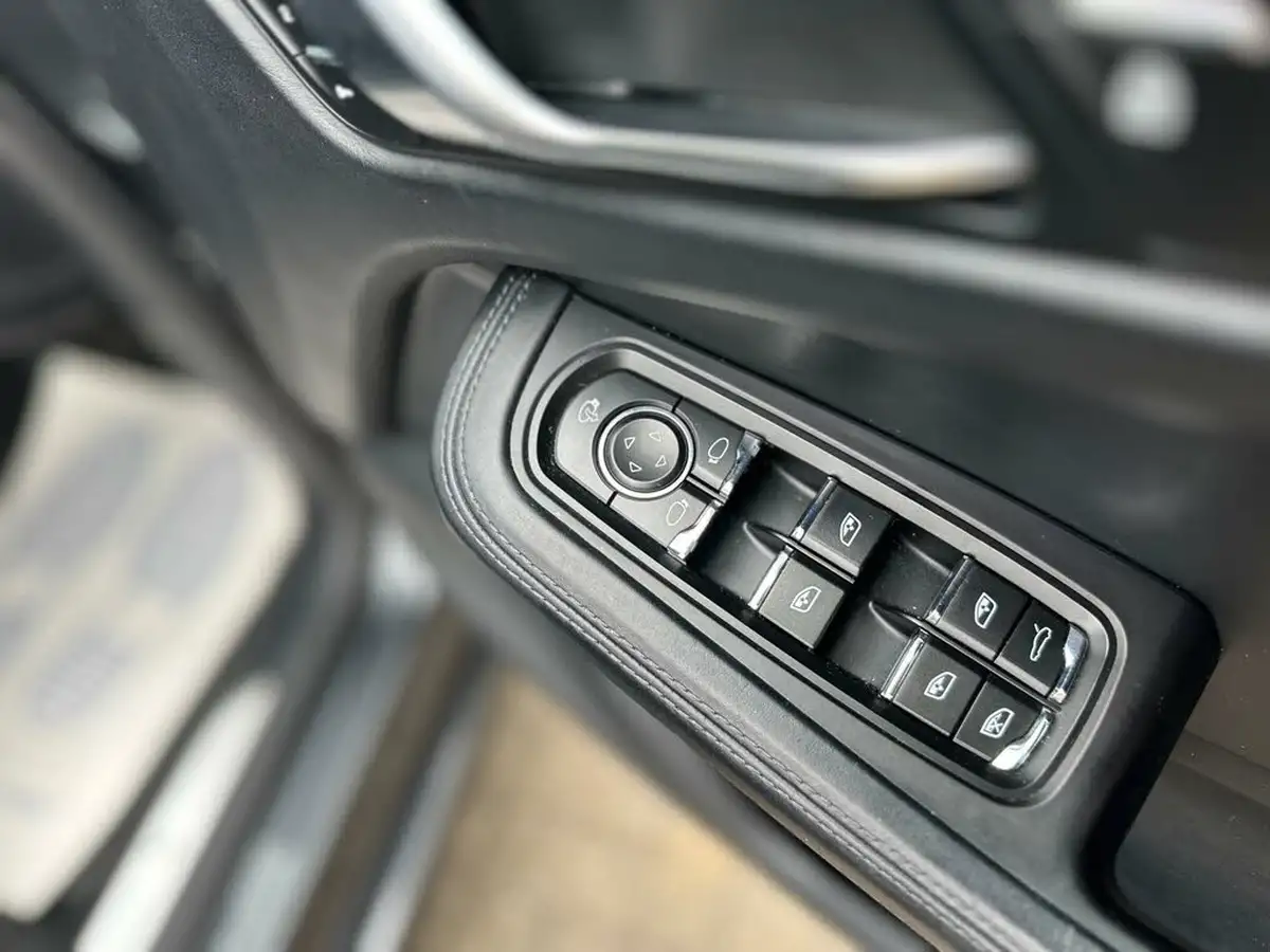 2019-porsche-macan-30-v6-s-big-11