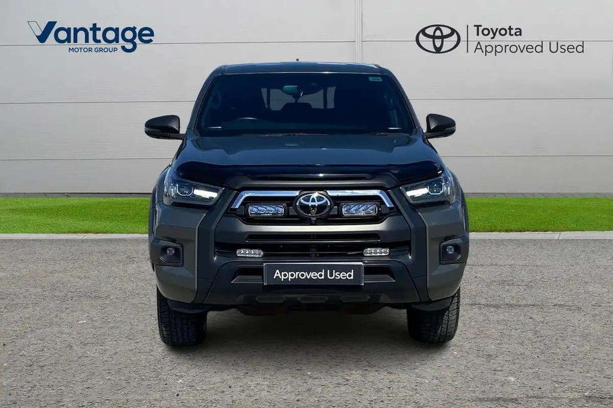 2022-toyota-hi-lux-28d-4d-invincible-x-at35-204hpeu6d-big-7