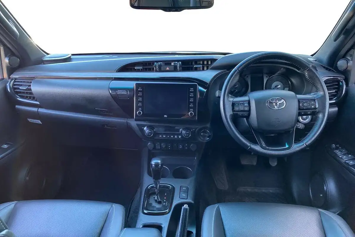 2022-toyota-hi-lux-28d-4d-invincible-x-at35-204hpeu6d-big-11