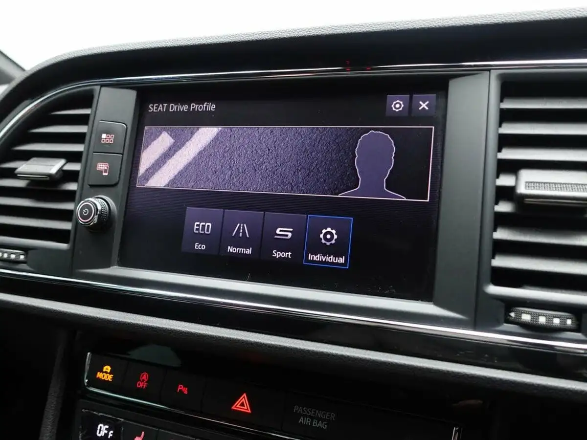 2020-seat-leon-20tdi-fr-black-edition-hatchback-dsg-big-31