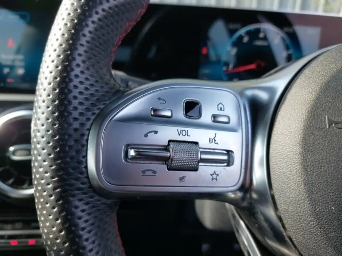 2019-mercedes-benz-a-class-13-a200-amg-line-executive-hatchback-5d-7g-dct-big-16