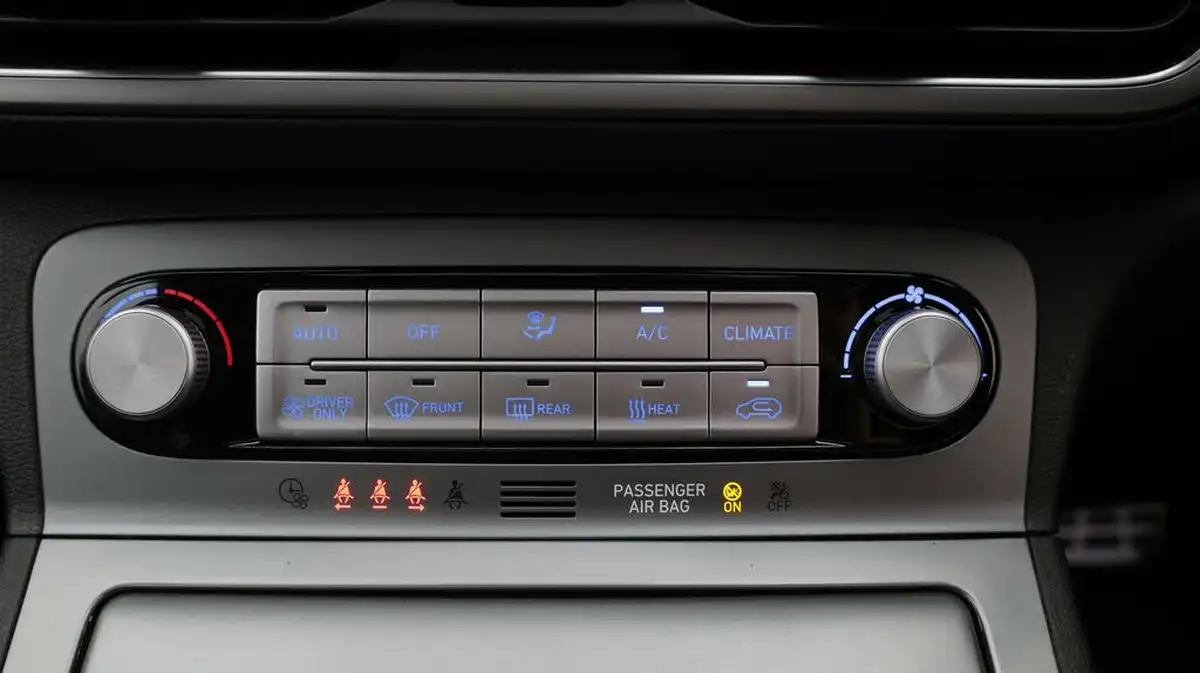 2023-hyundai-kona-e-ultimate-204ps-64kwh-105kw-obc-big-12