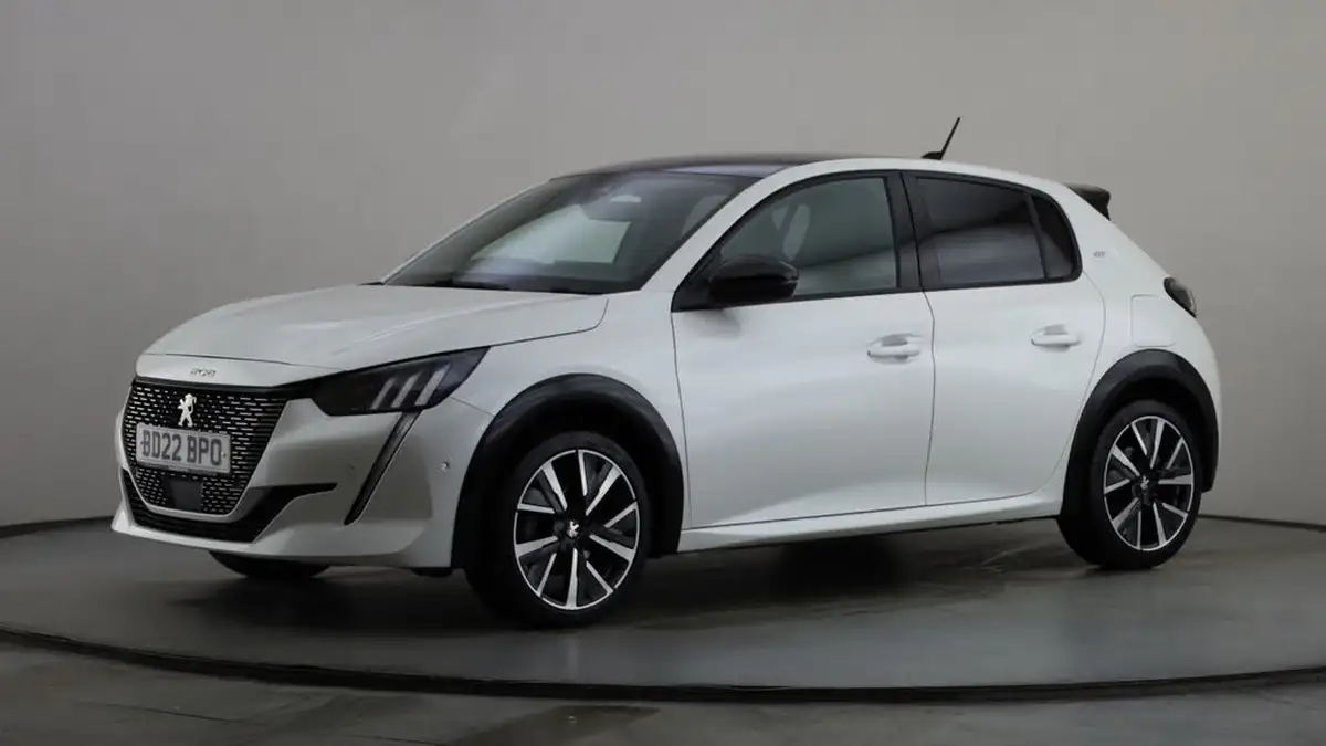 2022-peugeot-208-12-puretech-gt-100bhp-eat8-big-14