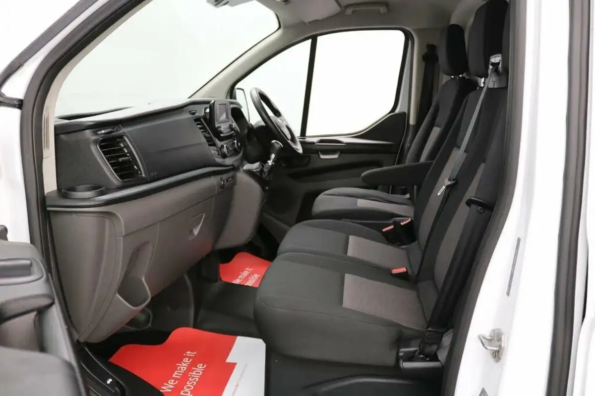 2020-ford-transit-custom-20tdci-280-l1h1-leader-105pseu6dt-panel-van-big-21