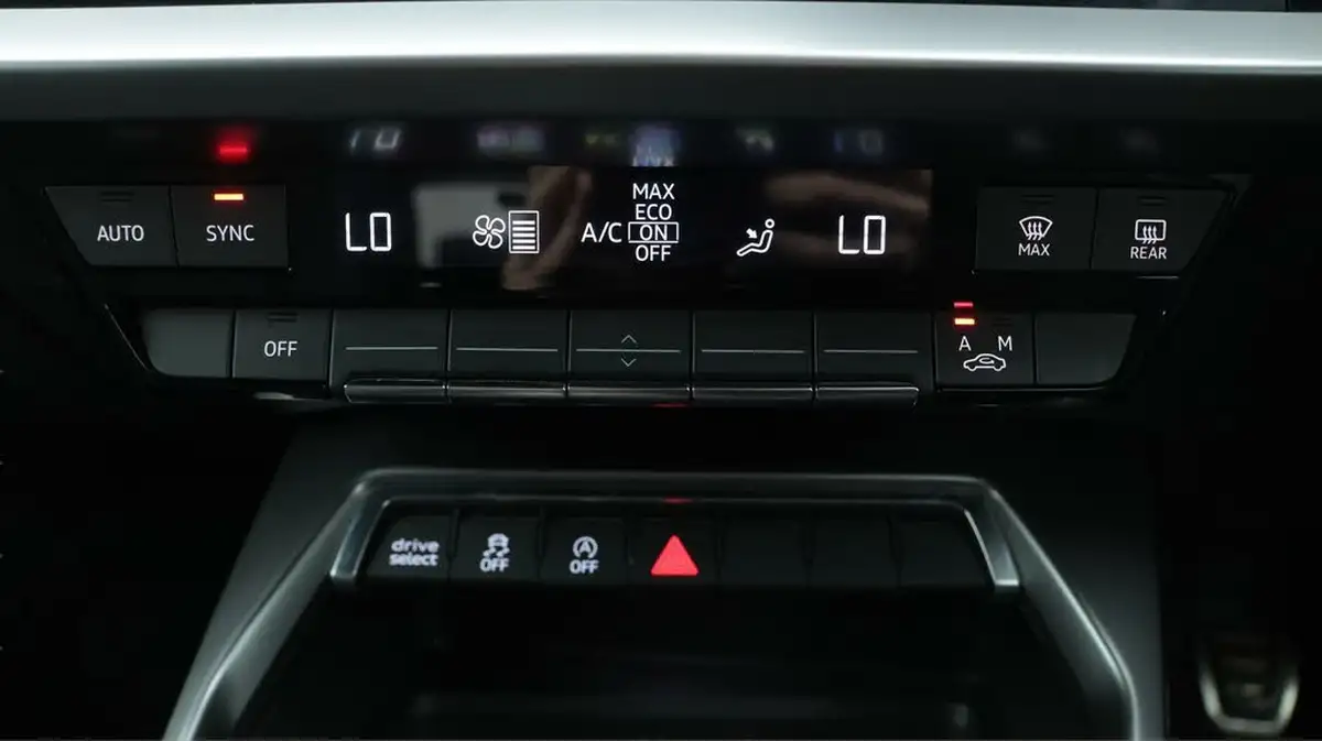2022-audi-a3-15-35-tfsi-s-line-sportback-5d-big-12
