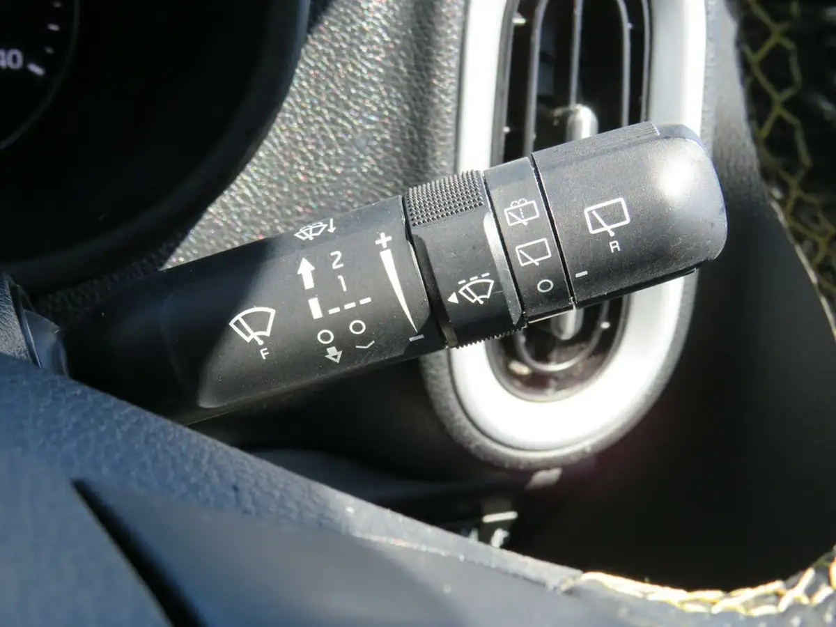 2022-kia-picanto-10-x-line-auto-seq-big-23