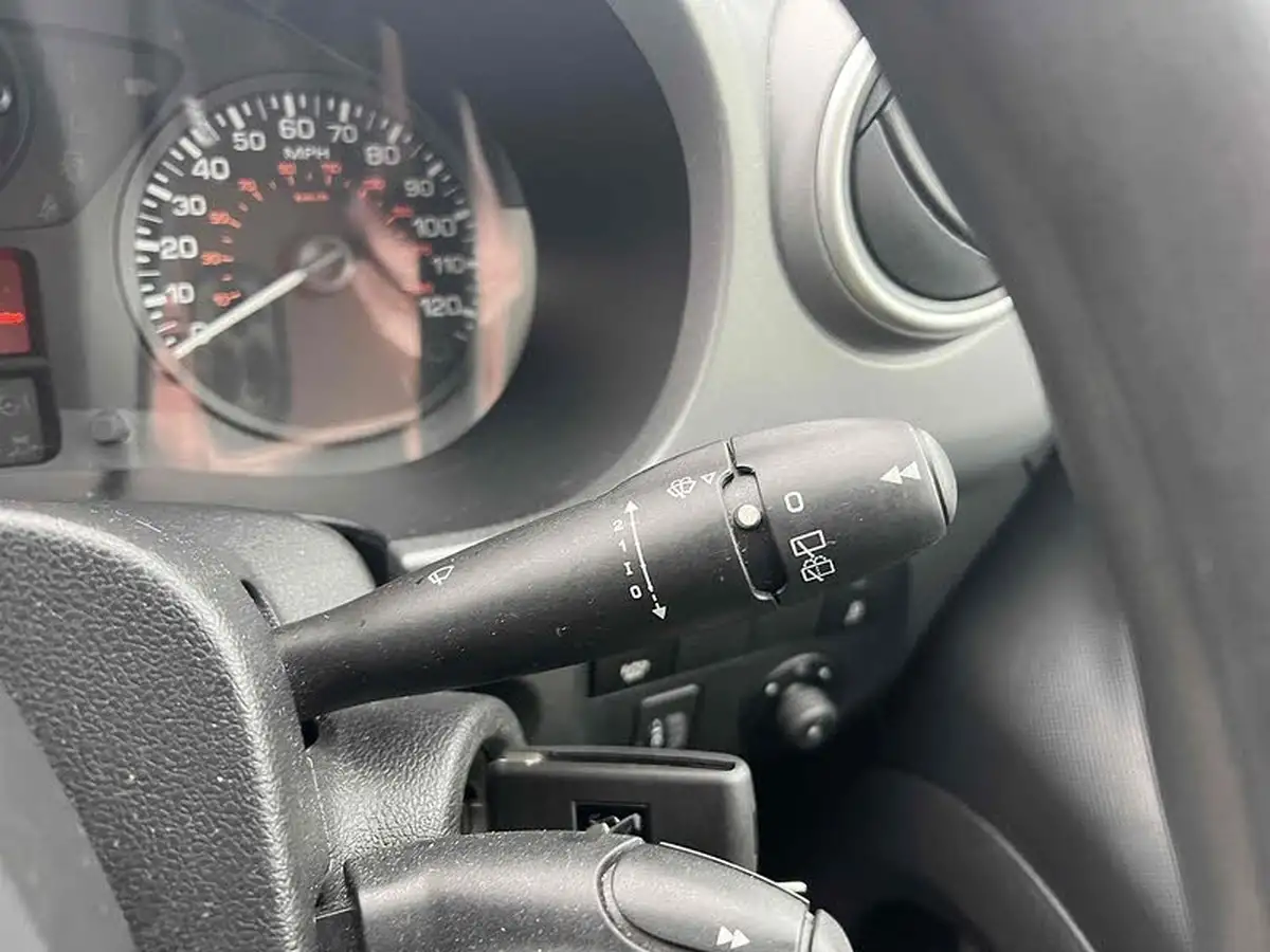 2018-peugeot-partner-big-24