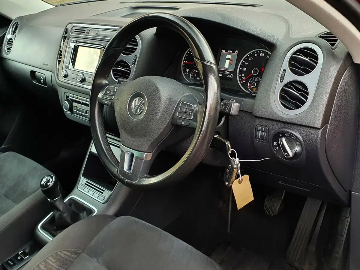 2014-volkswagen-tiguan-20tdi-match-140ps-2wd-bluemotion-tech-big-12