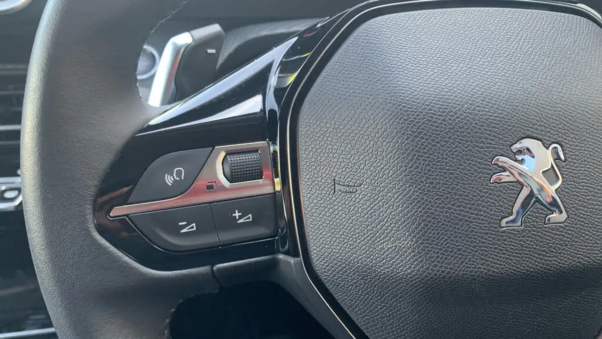 2022-peugeot-2008-suv-12-puretech-allure-premium-130bhp-eat8-big-22