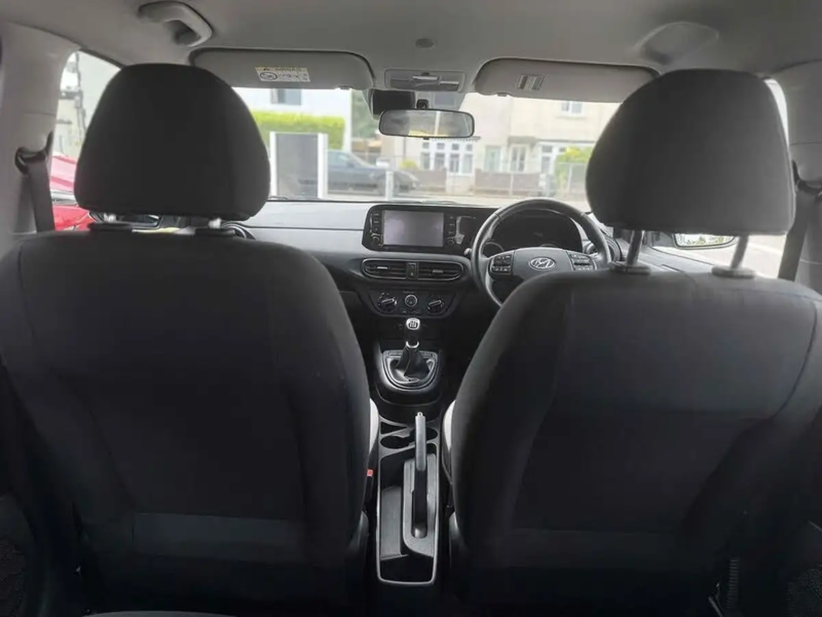 2022-hyundai-i10-10-se-connect-big-24