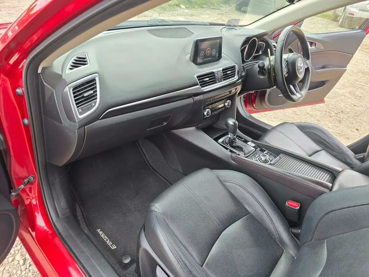 2016-mazda-mazda3-20-sport-nav-120ps-safety-packblack-leather-hatchback-5d-auto-big-62