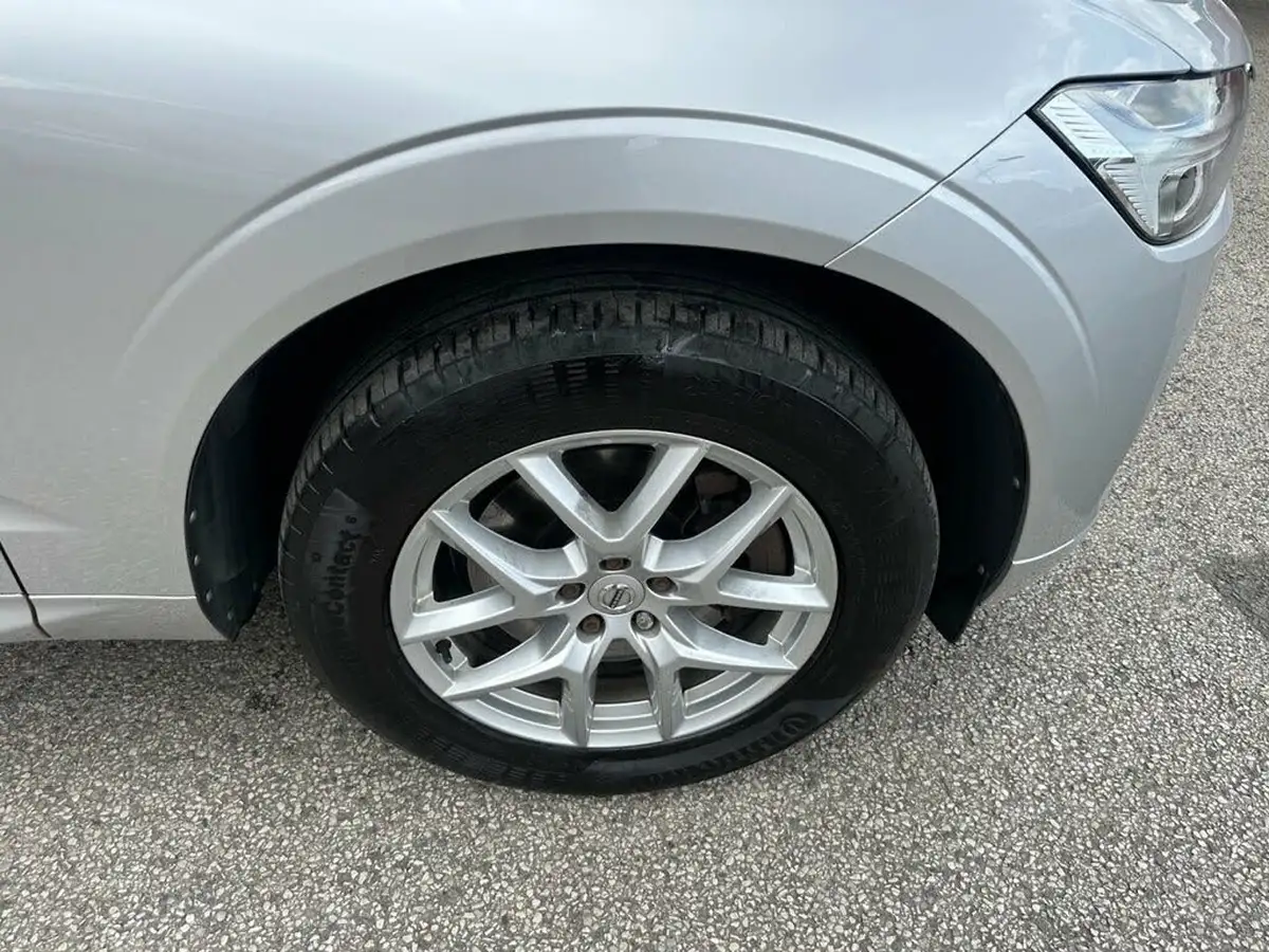 2018-volvo-xc60-20td-d4-momentum-4x4-big-32