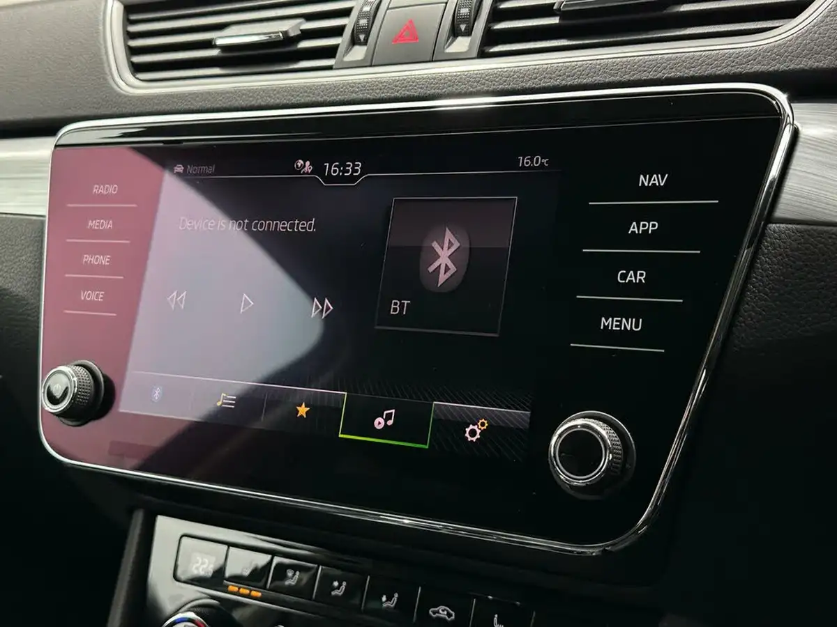 2020-skoda-superb-14-tsi-se-technology-estate-big-23