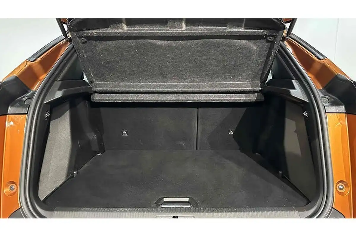 2021-peugeot-2008-suv-e-gt-premium-big-47