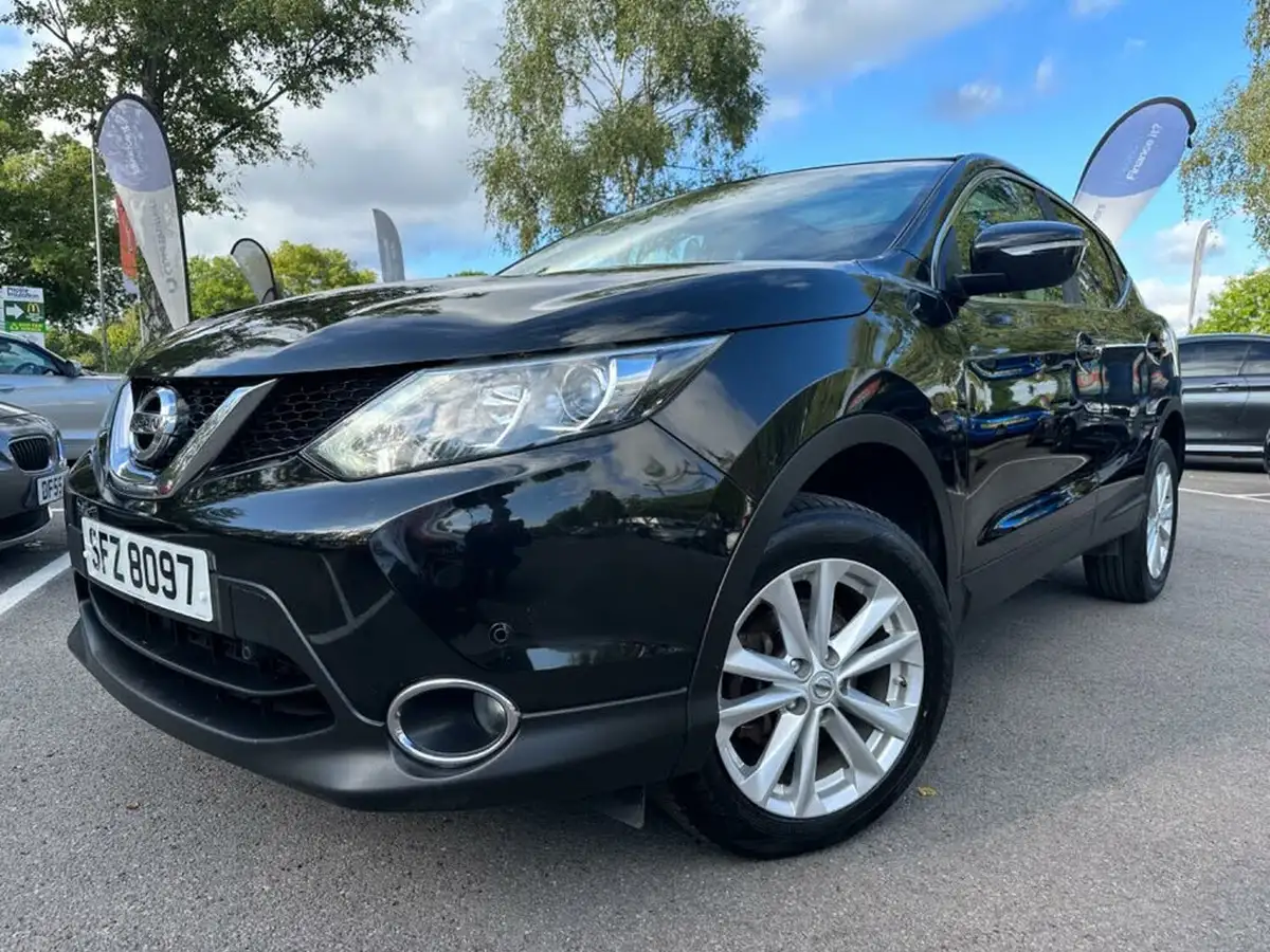 2014-nissan-qashqai-15dci-acenta-premium-big-22