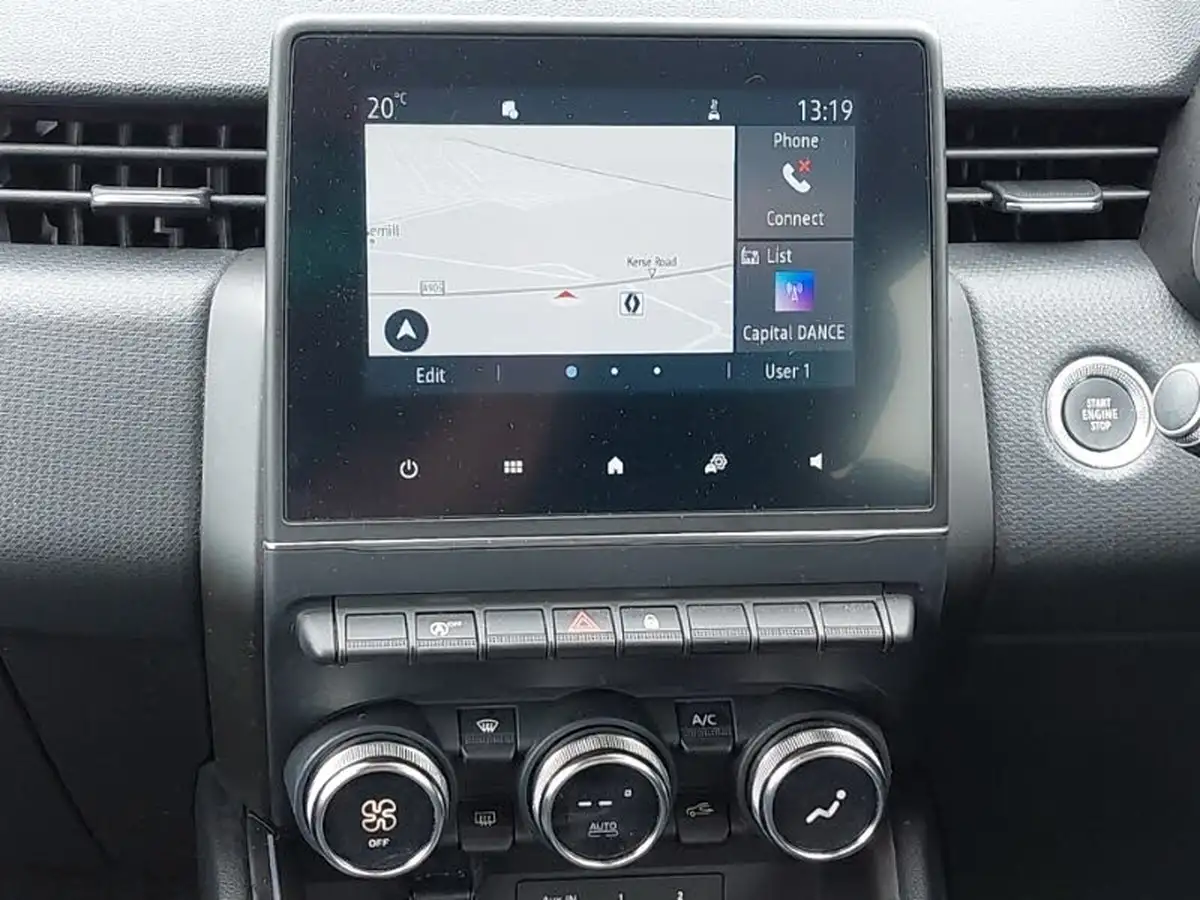2021-renault-clio-10-sce-iconic-65ps-big-10