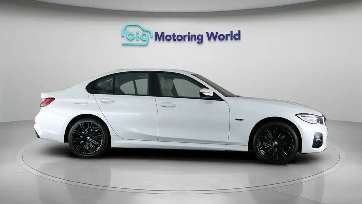 2022-bmw-3-series-20-330e-m-sport-pro-pack-saloon-4d-big-7