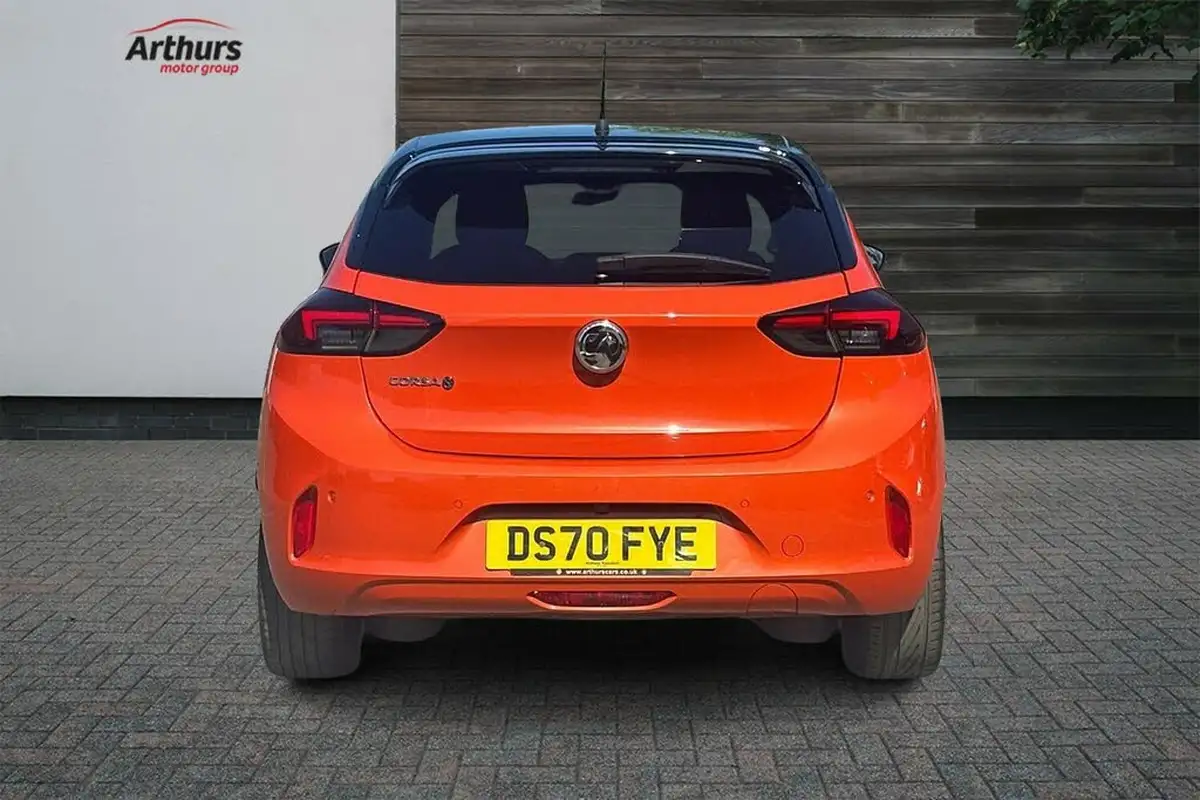2021-vauxhall-corsa-e-elite-nav-big-3