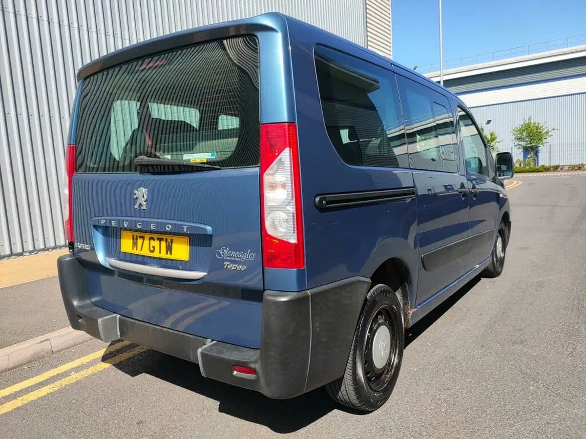 2011-peugeot-expert-tepee-16td-tepee-comfort-l2-big-6