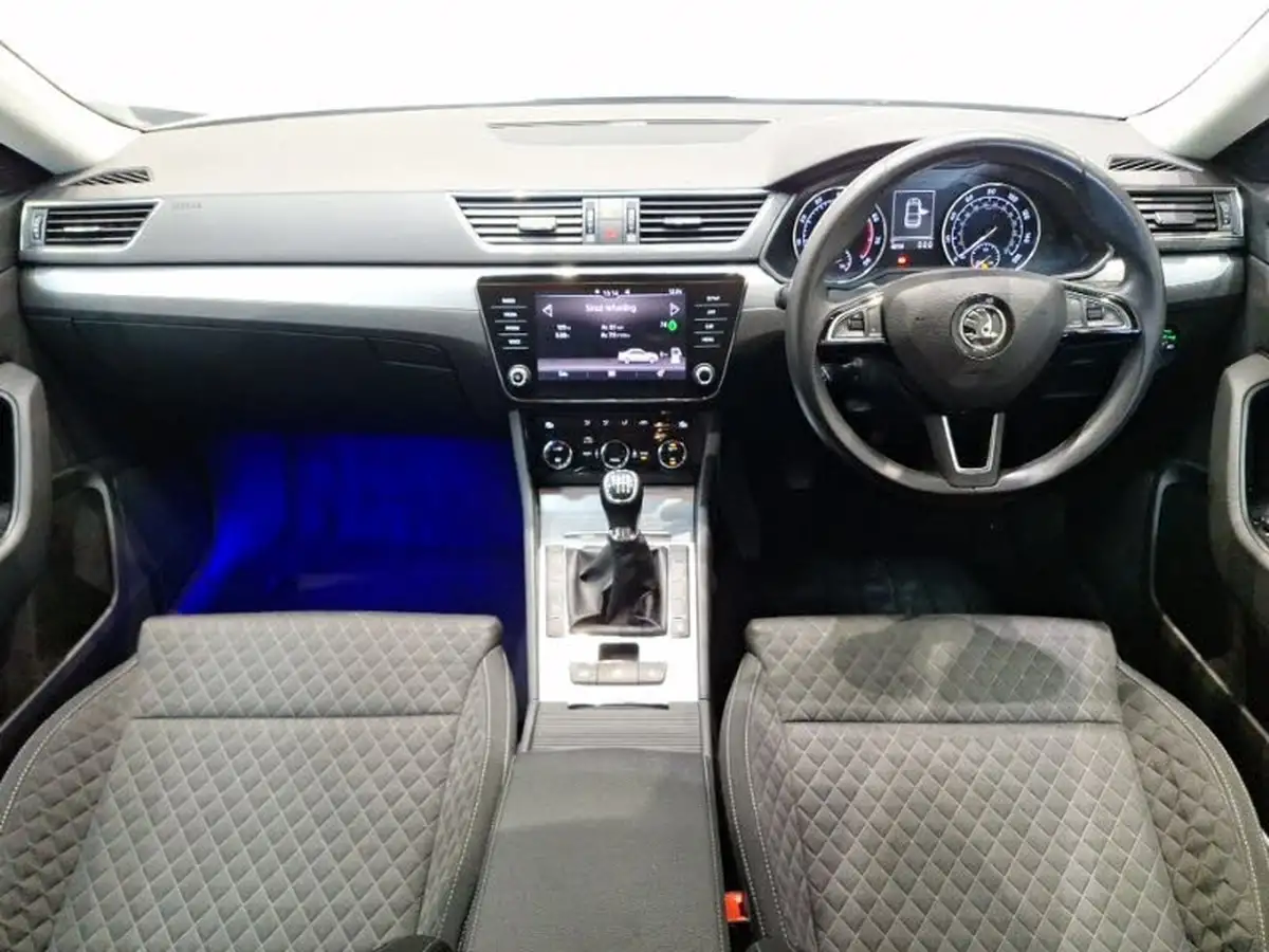 2019-skoda-superb-15-tsi-se-hatchback-big-2