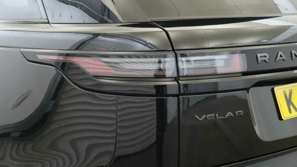 2024-land-rover-range-rover-velar-20-d200-dynamic-hse-big-18