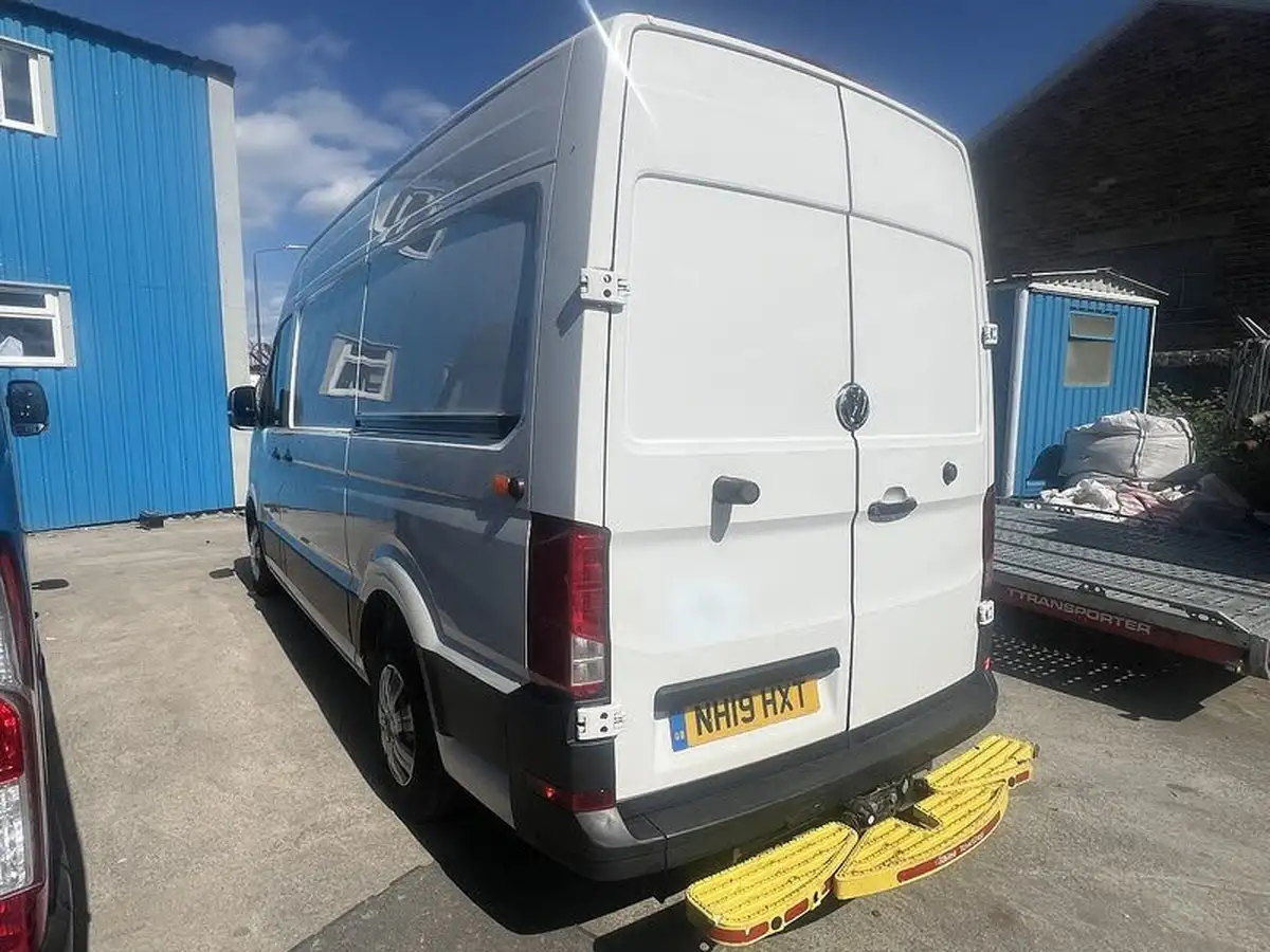 2019-volkswagen-crafter-20tdi-cr35-mwb-140pseu6-startline-panel-van-big-3