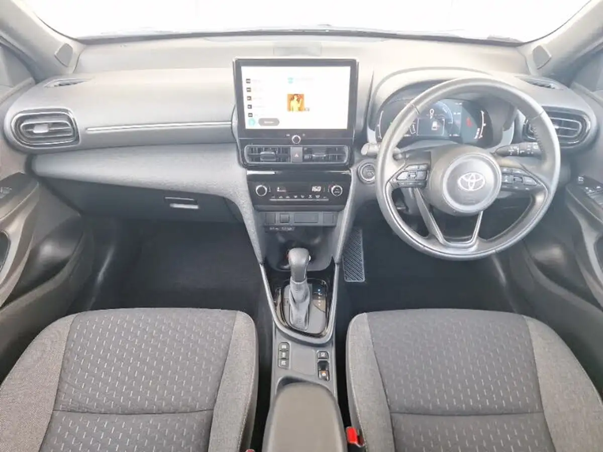 2024-toyota-yaris-cross-15-vvt-i-design-big-2