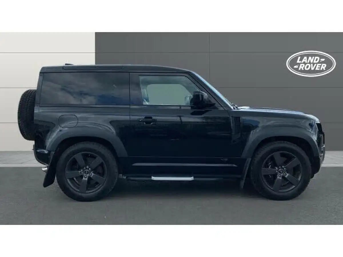 2023-land-rover-90-defender-50-p525-v8-big-4