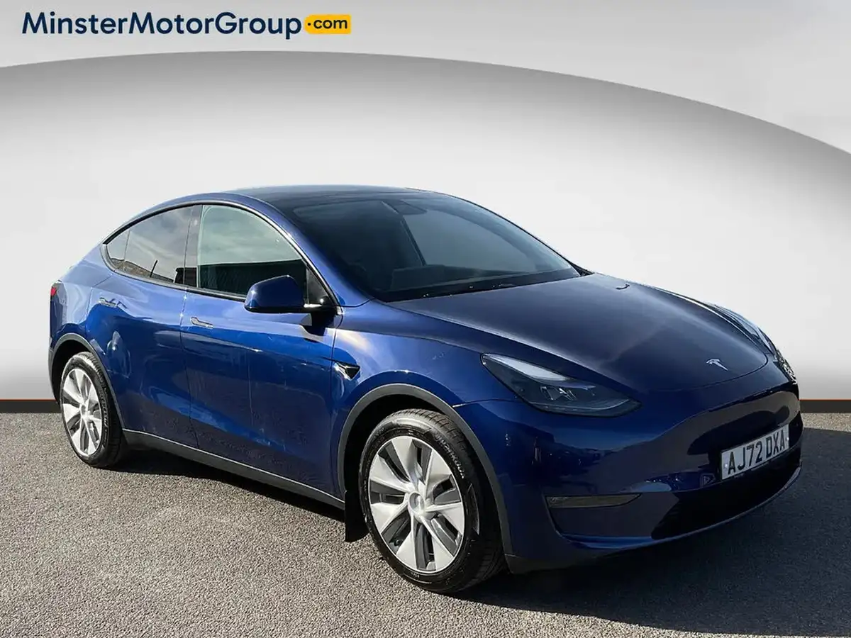 2022-tesla-model-y-e-long-range-big-0