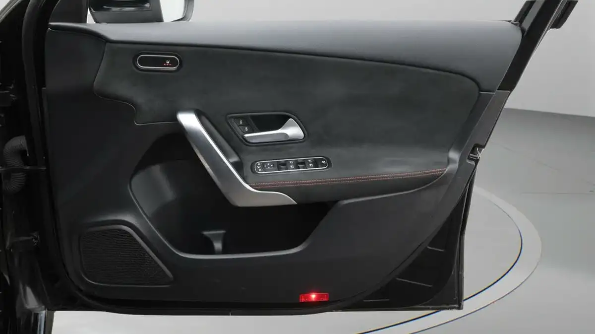 2020-mercedes-benz-a-class-13-a200-amg-line-executive-hatchback-5d-big-15