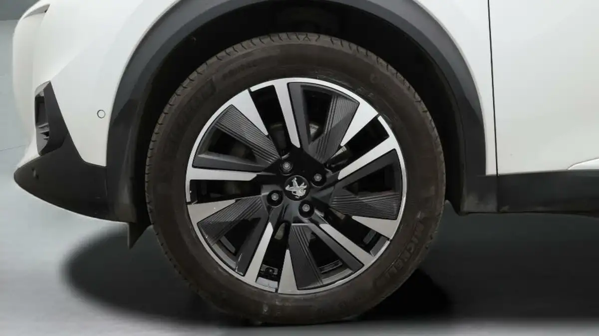2021-peugeot-2008-suv-e-gt-premium-big-18