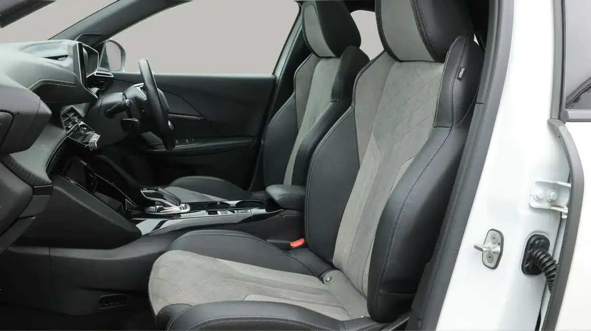 2021-peugeot-2008-suv-e-gt-premium-big-14
