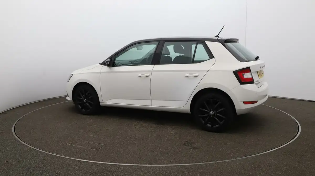 2021-skoda-fabia-10-mpi-colour-edition-60ps-big-45