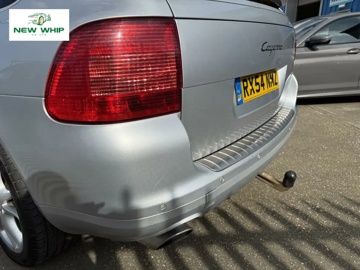 2004-porsche-cayenne-32-big-23