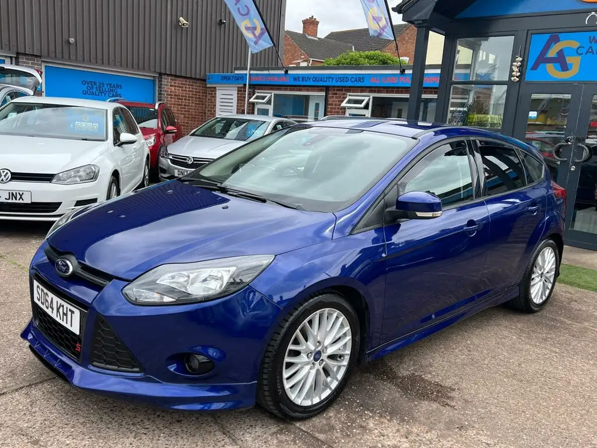 2014-ford-focus-16tdci-zetec-s-hatchback-big-13