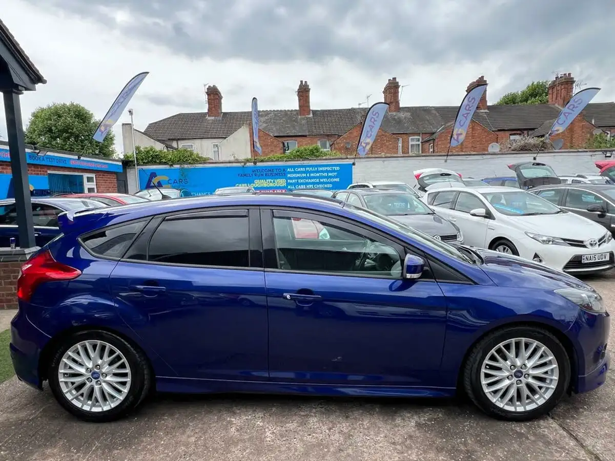2014-ford-focus-16tdci-zetec-s-hatchback-big-41