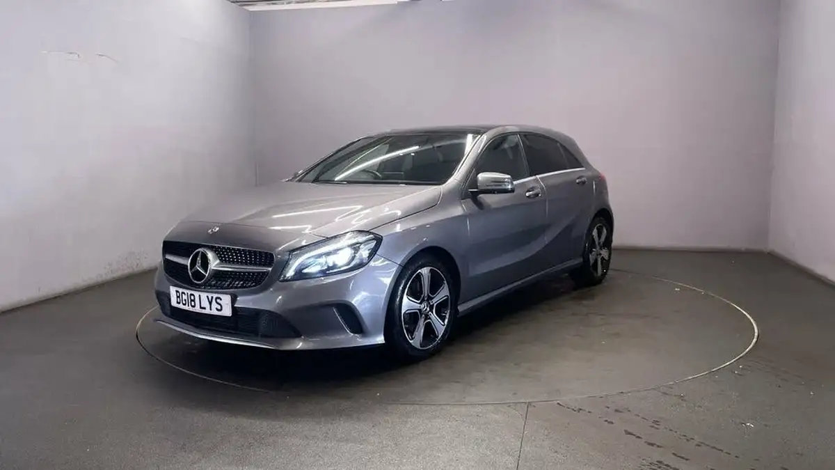 2018-mercedes-benz-a-class-16-a200-sport-edition-plus-7g-dct-big-3