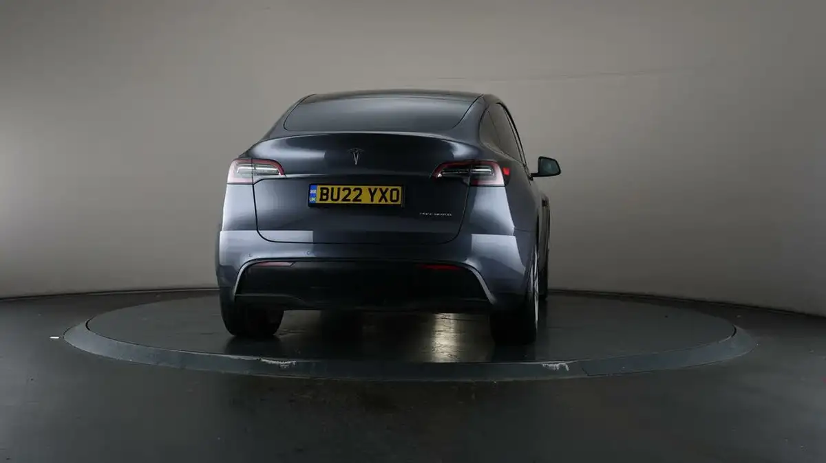2022-tesla-model-y-e-long-range-big-64