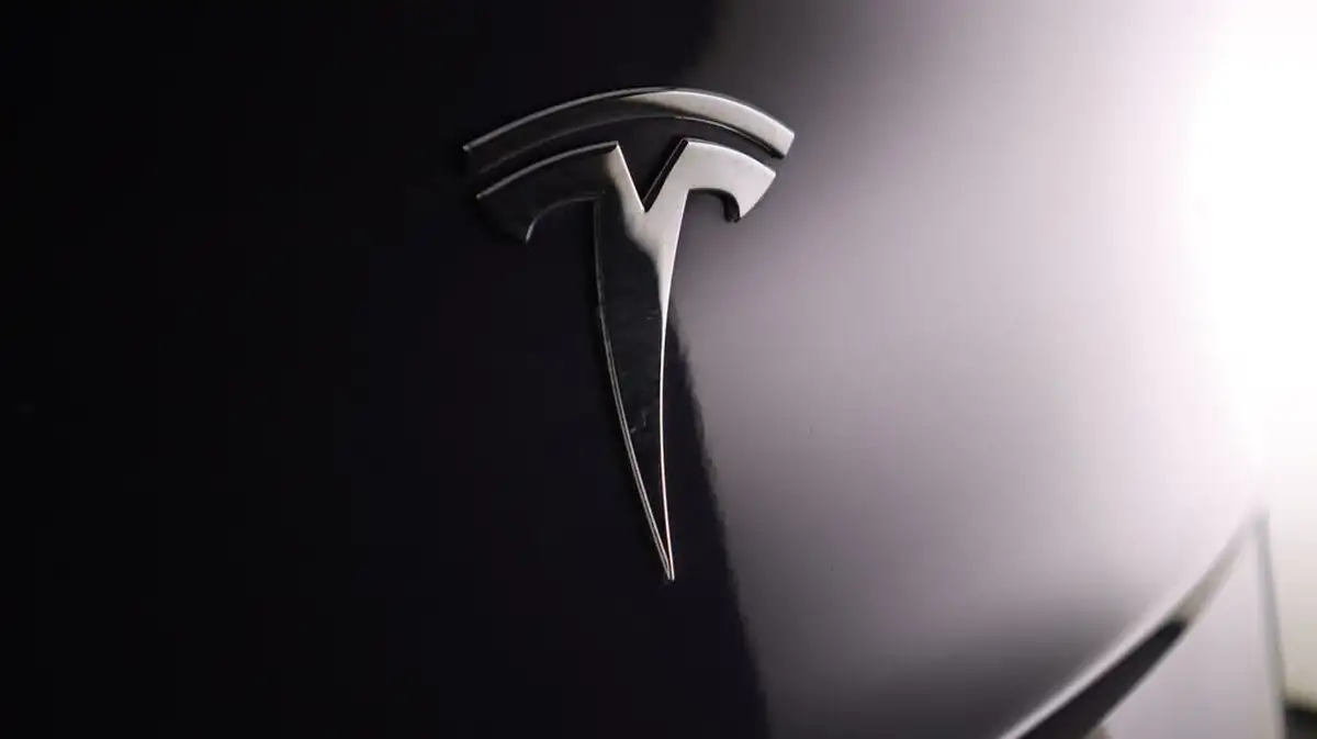 2022-tesla-model-y-e-long-range-big-20