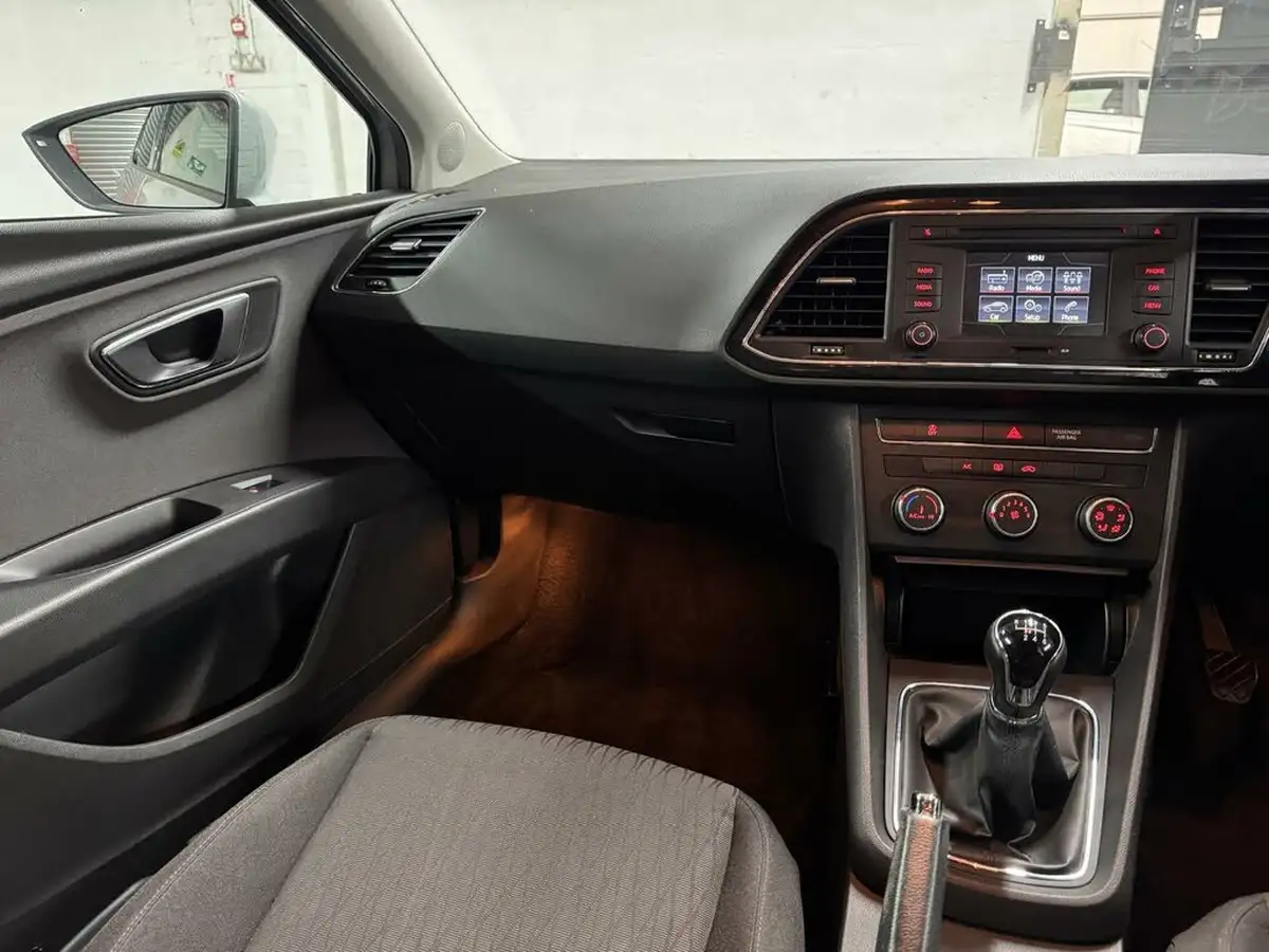 2013-seat-leon-20td-se-big-44