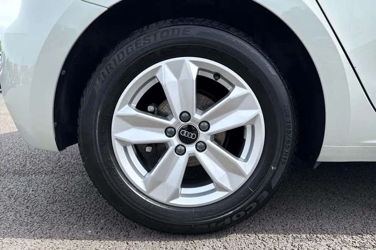 2023-audi-a1-10-30-tfsi-technik-big-10