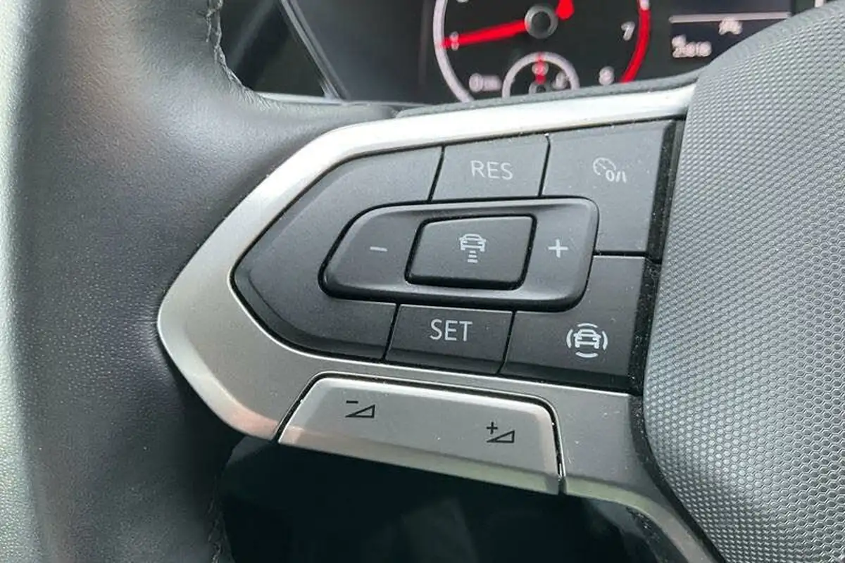 2022-volkswagen-t-cross-10-tsi-black-edition-110ps-dsg-big-28